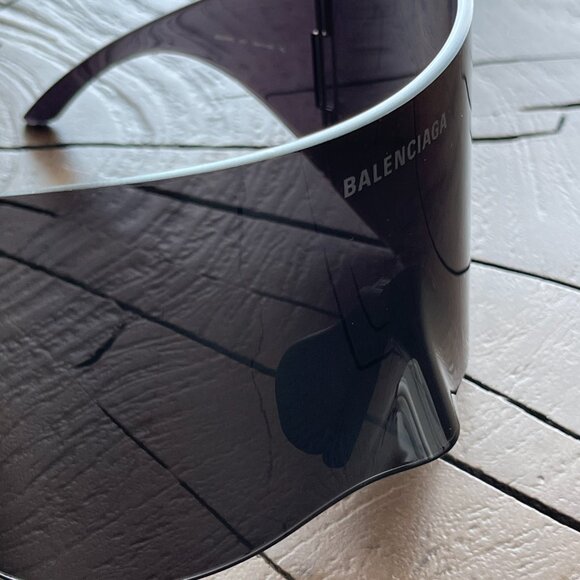 Balenciaga - Runway Black Shield Mask Oversized XL Sunglasses BB0288S - Picture 2 of 15